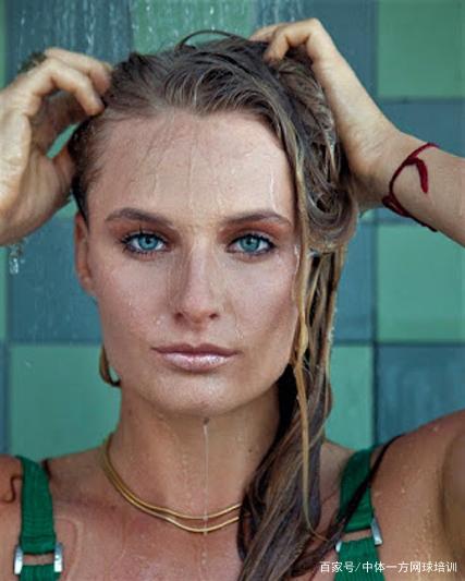 的边路配合 的边路配合