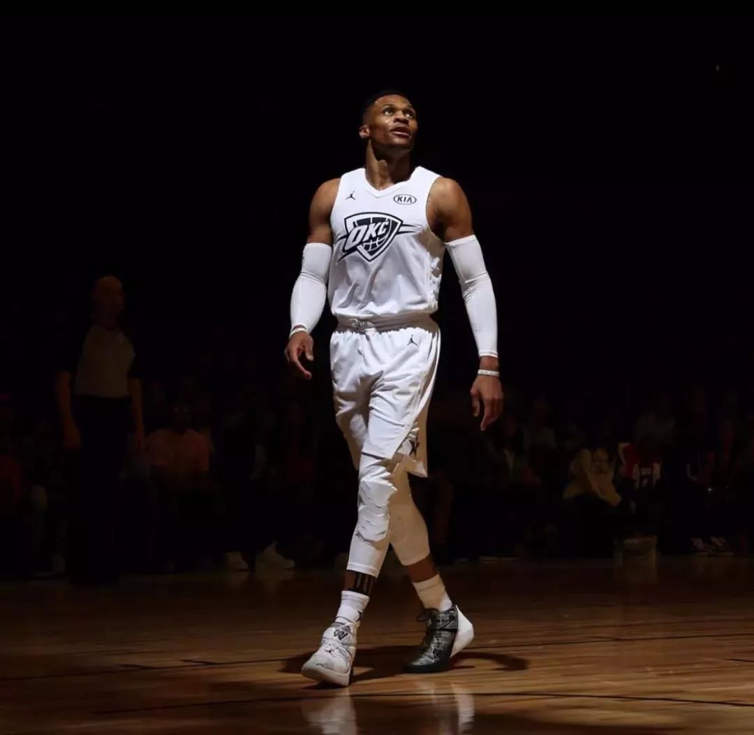 后腰必须承 后腰必须承